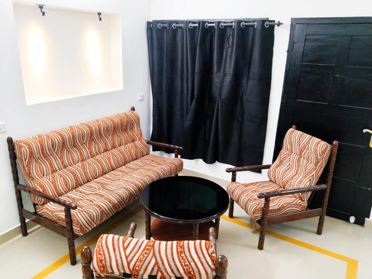 The Chill House Hostel Kochi Exterior photo