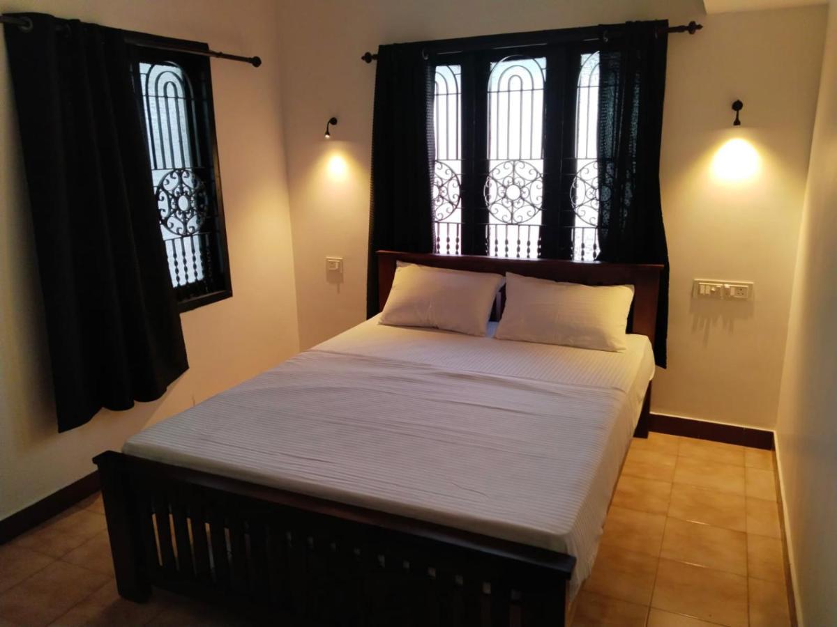 The Chill House Hostel Kochi Exterior photo