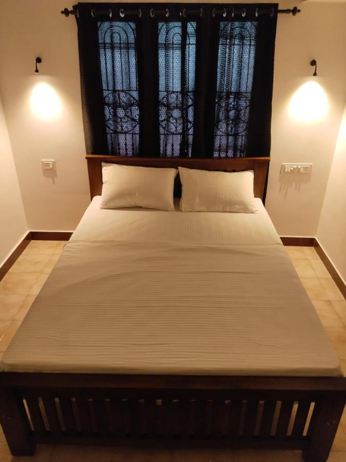 The Chill House Hostel Kochi Exterior photo